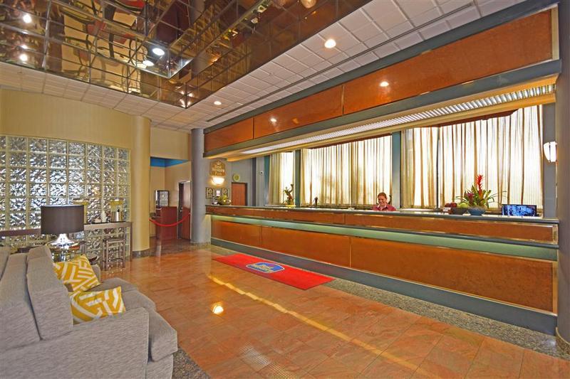 Best Western Plus Suites Hotel - Los Angeles Lax Airport Ингълуд Екстериор снимка